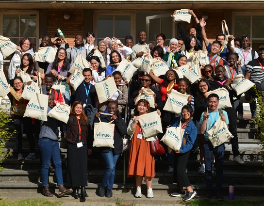 Scholars_with_bags